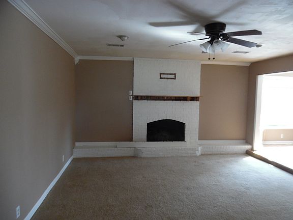 3rd image of 5507 Red Oak Dr