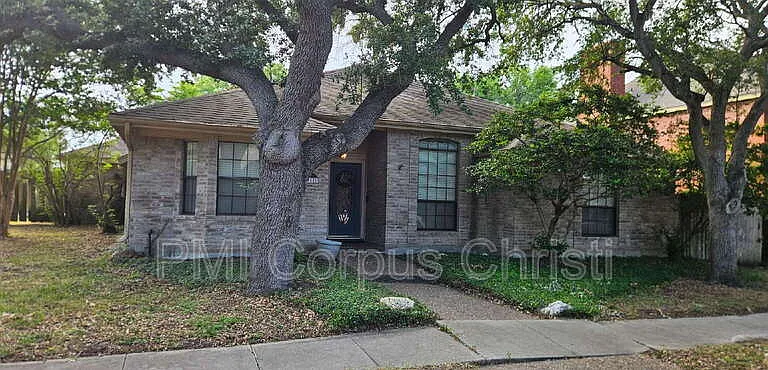 7421 Lake Neuchatel Dr — Photo 2