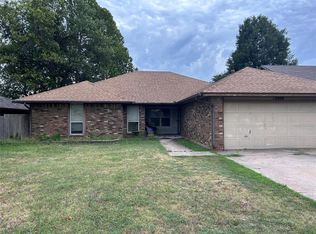 12008 SW 4th St, Yukon, OK 73099
