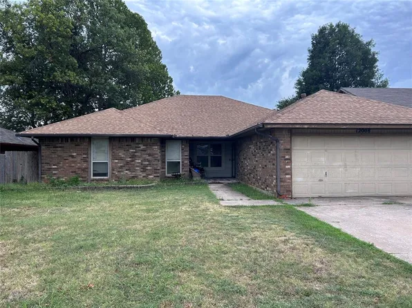12008 SW 4th St, Yukon, OK 73099