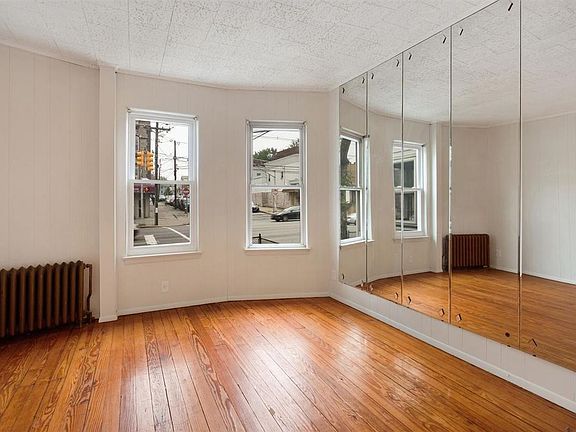5th image of 3241 Kennedy Blvd