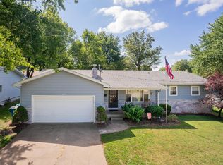 224 E Broadmoor St, Springfield, MO 65807