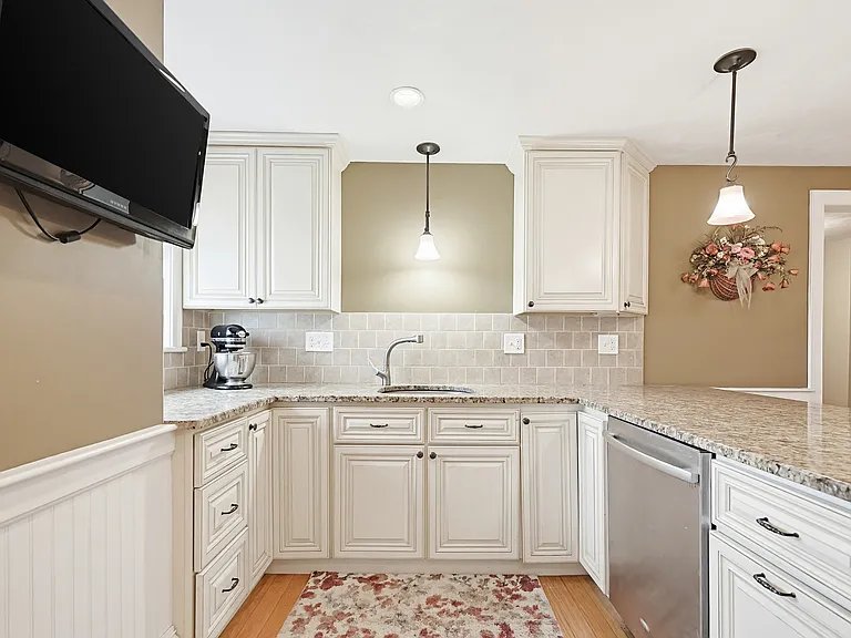800 Washington St #2 — Photo 2