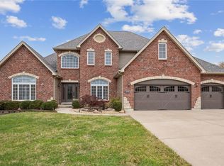 300 Ries Bend Rd, Ballwin, MO 63021