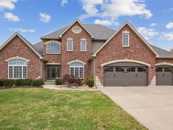 300 Ries Bend Rd, Ballwin, MO 63021