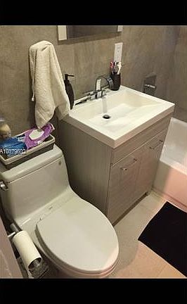 5th image of 920 NE 108th St #922