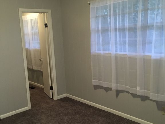 2nd image of 35 Gillingham Dr