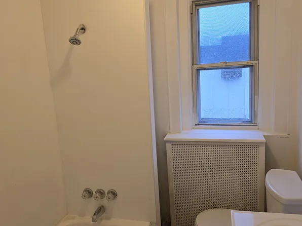 2318 Upland St Floor 2, Chester, PA 19013