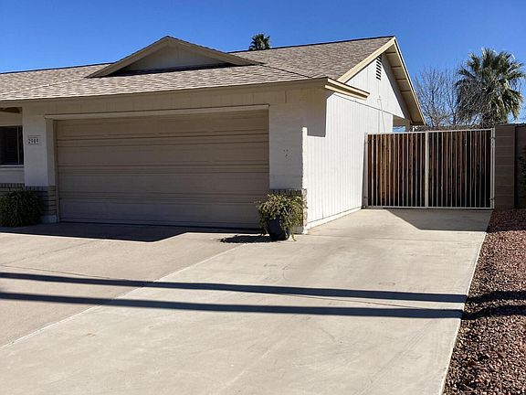 2nd image of 2909 S Las Palmas