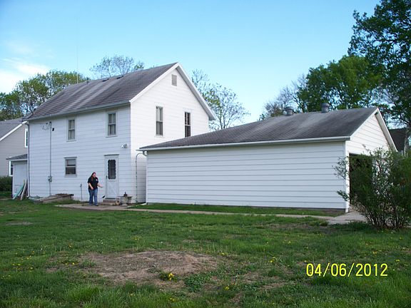 5th image of 410 E 8th St