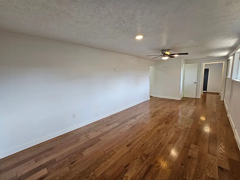 2402 Housley Dr — Photo 11
