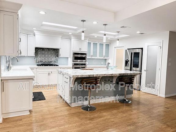 3rd image of 6015 Willow Wood Ln