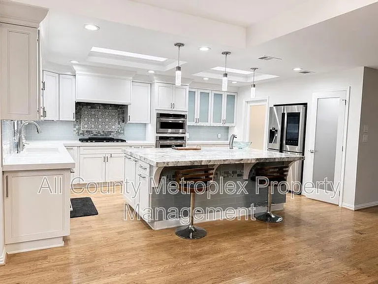 6015 Willow Wood Ln — Photo 3