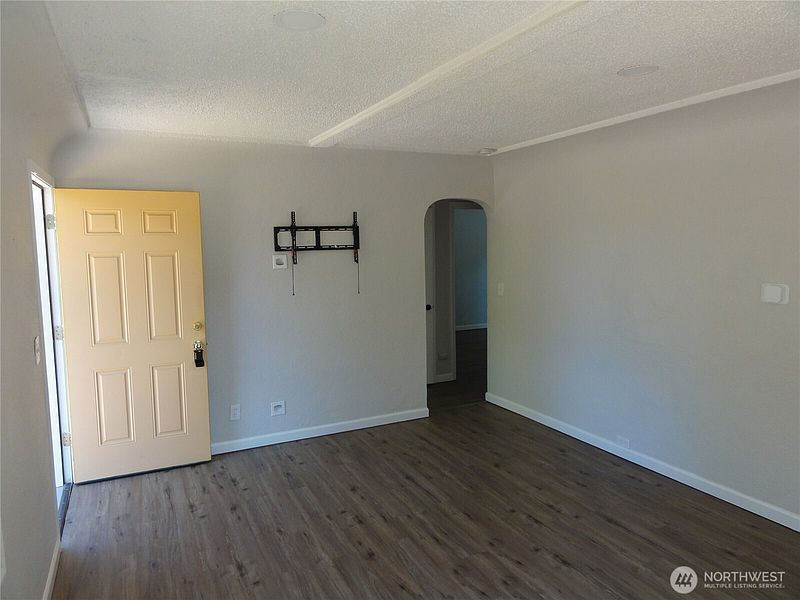 4th image of 4539 S L Street