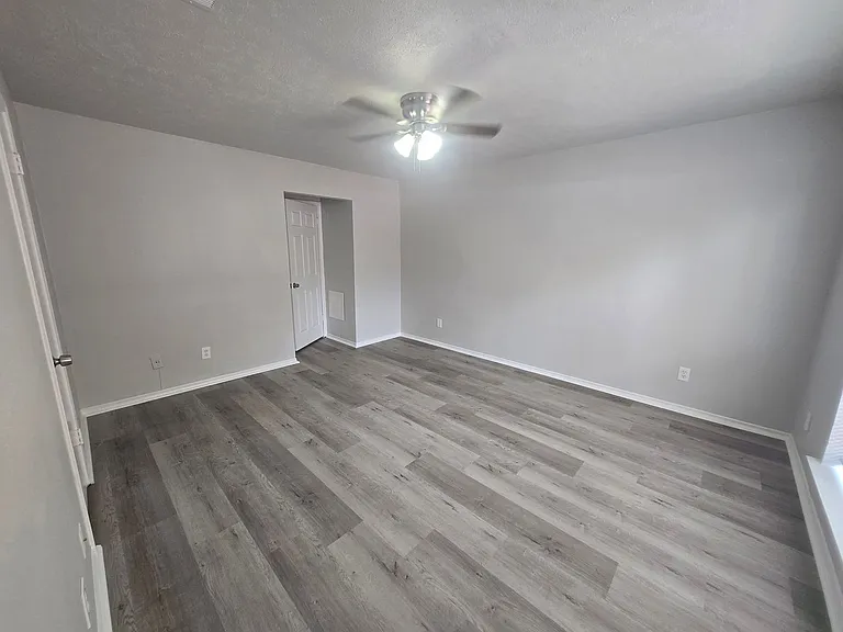 13439-13441 Blossomheath Ln — Photo 15