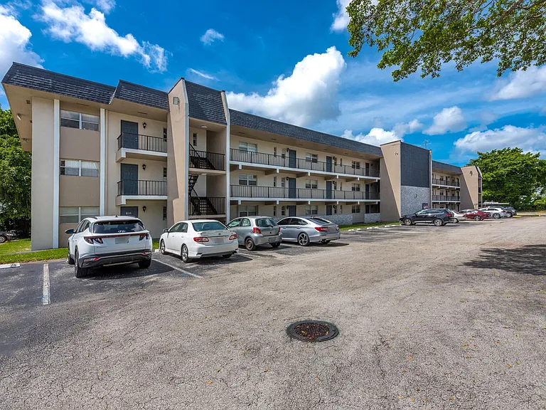 8020 Fairview Dr #DRIVE101 — Photo 9