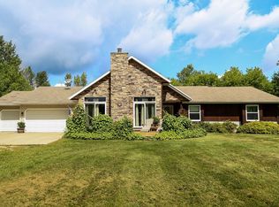 2942 Fairview Rd, Neenah, WI 54956