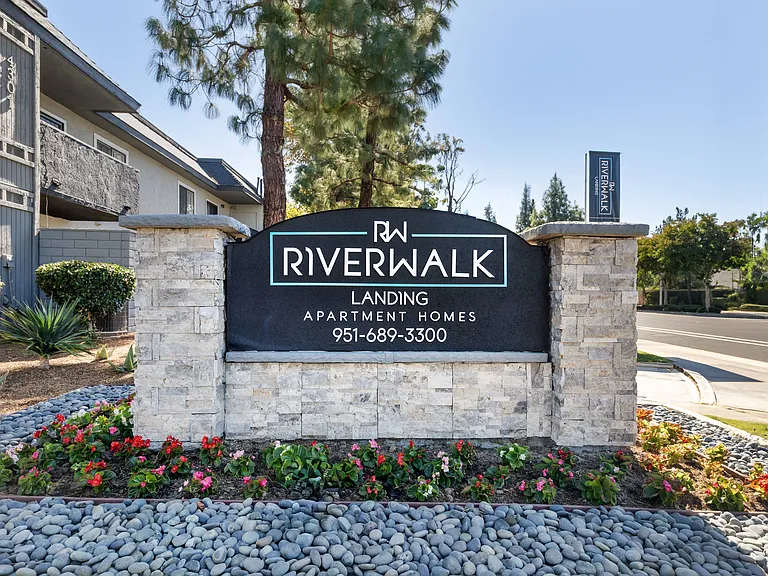 Riverwalk Landing Apartment Homes — Photo 22