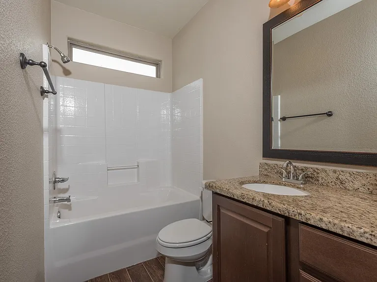 300 Live Oak St — Photo 11