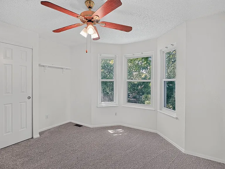 11422 W Parkhill Dr — Photo 11
