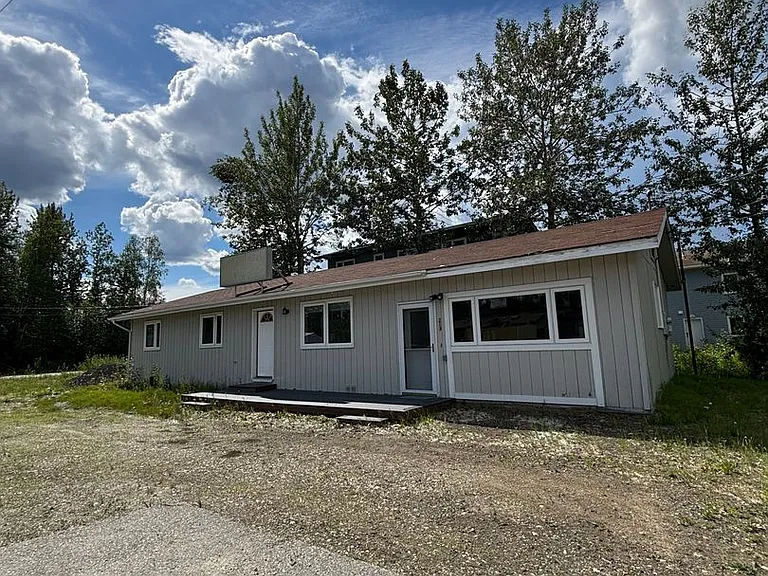 213 Yukon Dr — Photo 1