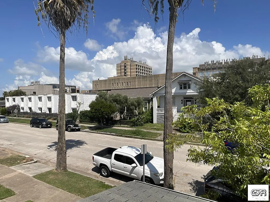 *Single Family Rental — Photo 3