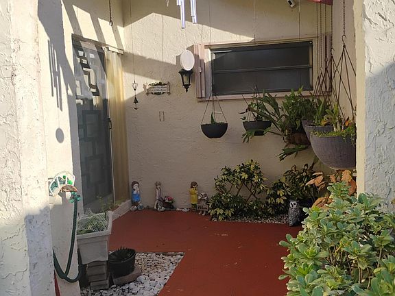 3rd image of 5665 LAKEVIEW MEWS Drive
