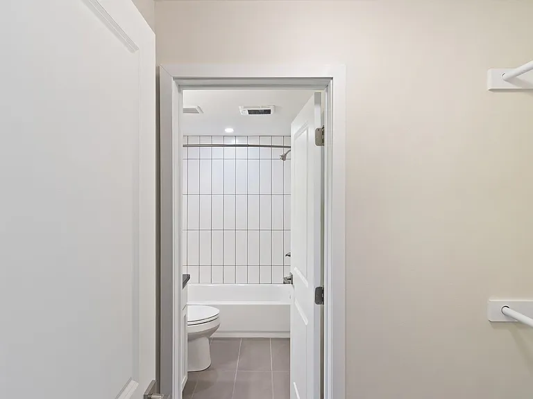 Fyfe Apartments — Photo 11