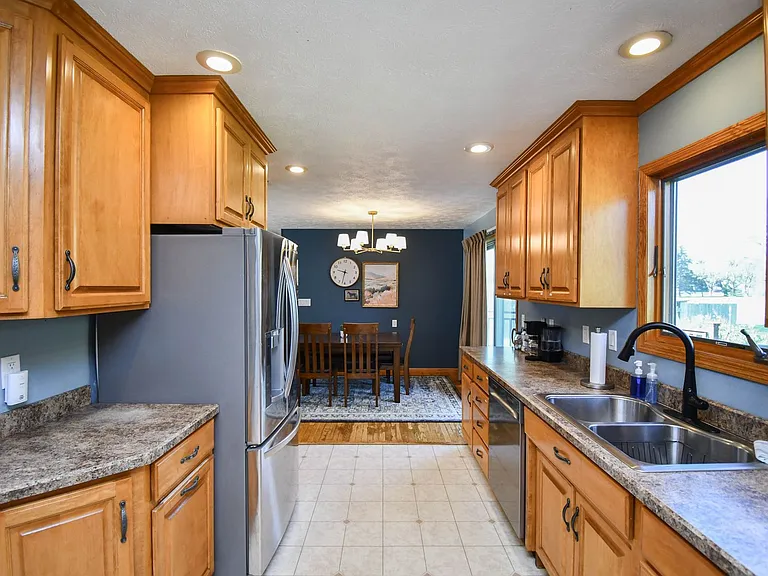 103 Perry Ln — Photo 9