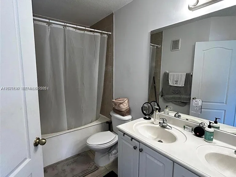 12805 SW 31st Ct — Photo 11