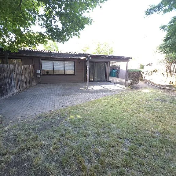 2217 Polk Way — Photo 25