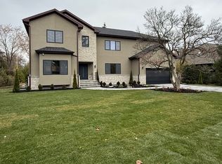 1744 Walnut Cir, Northbrook, IL 60062