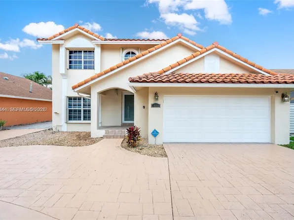18660 NW 78th Ave, Hialeah, FL 33015