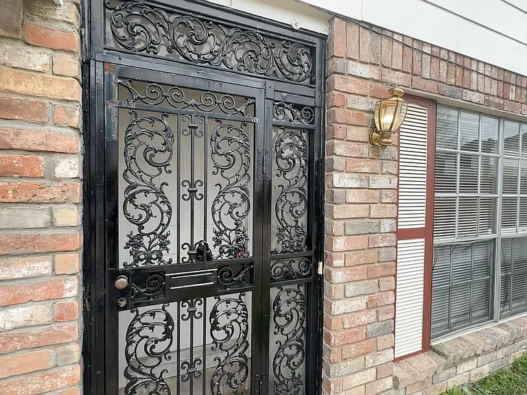 6518 S Briar Bayou Dr — Photo 4