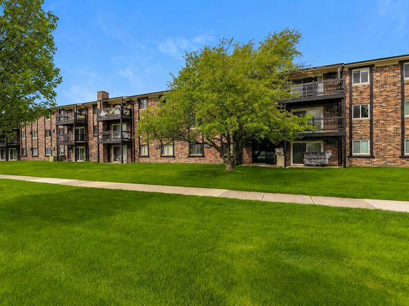 1049 S Main St, Crown Pt, IN