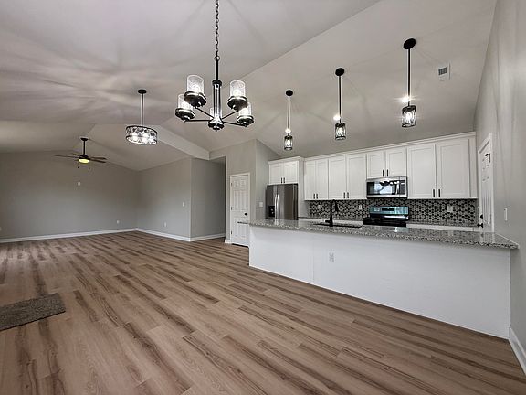 2nd image of 4354 Ash Ave