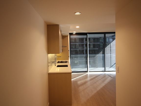 5th image of 89 Nelson St #613