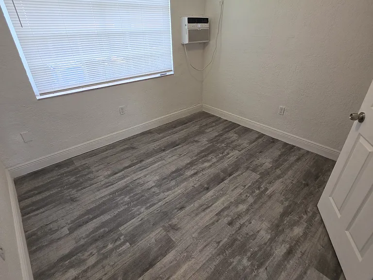5511 SW 20th St #2 — Photo 15