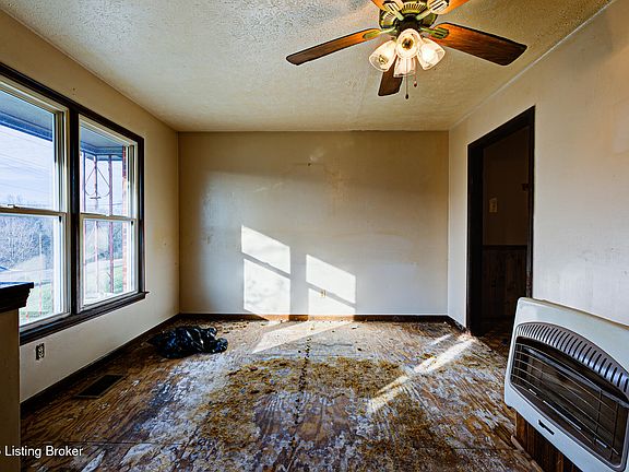 3rd image of 49 Fleming Rd