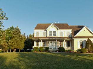 10 Joan Rd, Somerset, NJ 08873