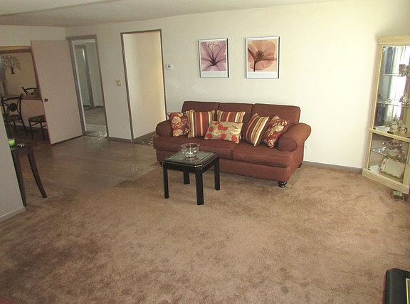 5th image of 11311 S Green Bay Ave