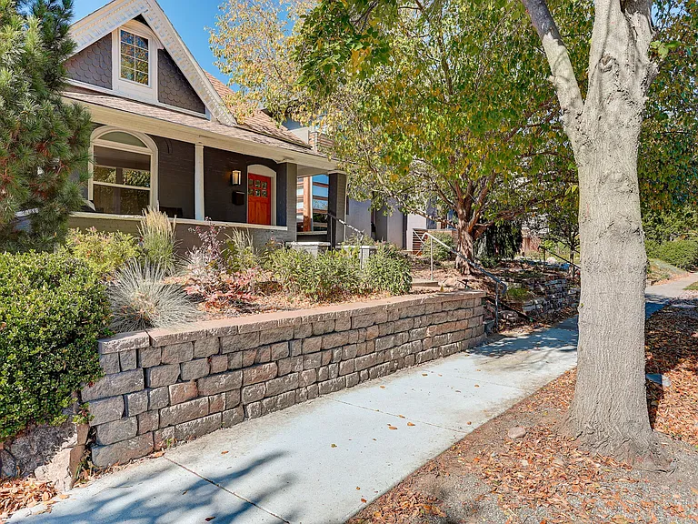 2215 Meade St — Photo 1