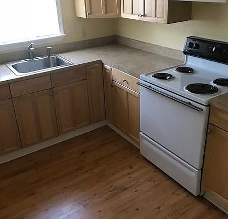 4th image of 665 Oak Hill Ave APT 4