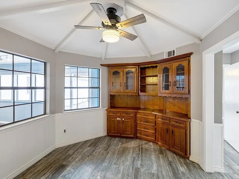 1527 Estates Way — Photo 33