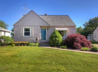 1255 Ellsmere St NE, Grand Rapids, MI 49505