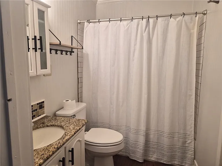117 Royal St #A — Photo 8