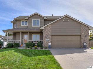 16553 Rosewood St, Omaha, NE 68136