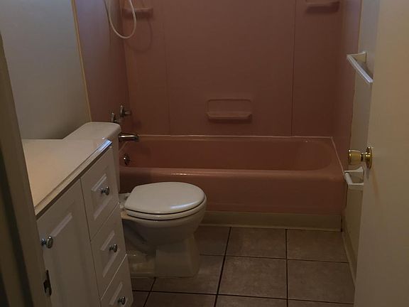 3rd image of 885 Robinwood Dr