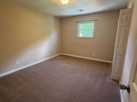 5th image of 140 Main Ave APT 23