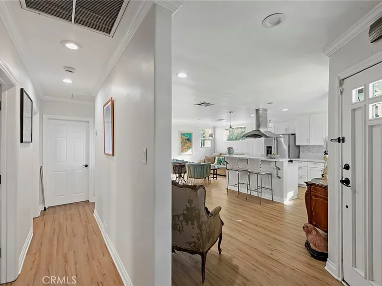 5231 Glasgow Way — Photo 11